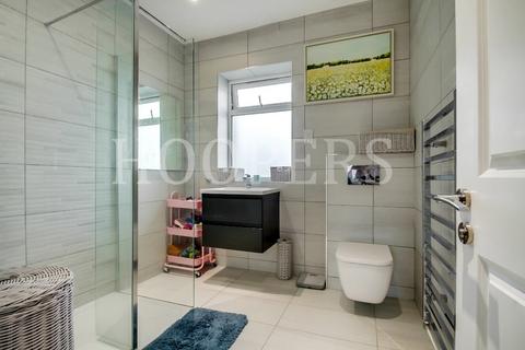 4 bedroom terraced house for sale, Ashcombe Park, London, NW2