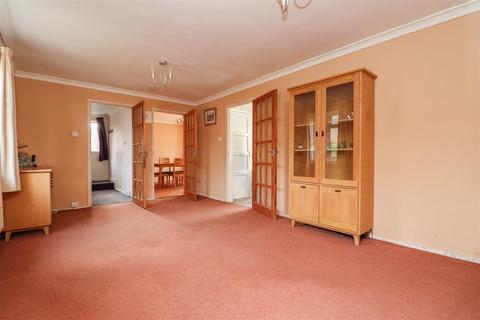 3 bedroom semi-detached house for sale - Castle Road, Broadbridge Heath, Horsham