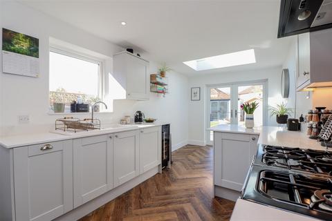 68 Spencers Road, Horsham, RH12 2JG