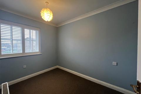 2 bedroom flat to rent, Knaresborough Court, Bletchley, MK3 7DS