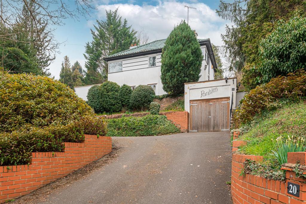 Marlow Hill, High HP11 4 bed detached house for sale £995,000