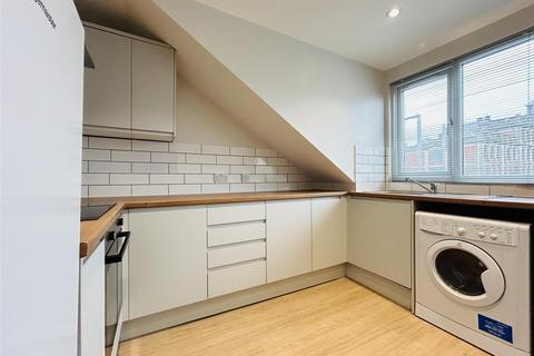 2 bedroom apartment to rent, Aberdeen Drive, Armley, Leeds, LS12 3QZ
