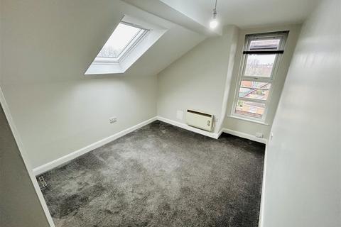 2 bedroom apartment to rent, Aberdeen Drive, Armley, Leeds, LS12 3QZ