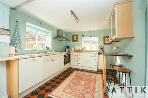 3 bedroom cottage for sale, The Street, Metfield