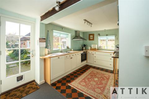 3 bedroom cottage for sale, The Street, Metfield