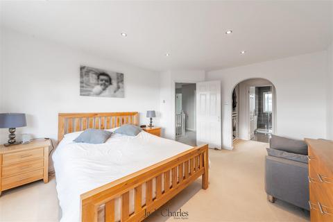 4 bedroom detached house for sale, Higham Gardens, Tonbridge