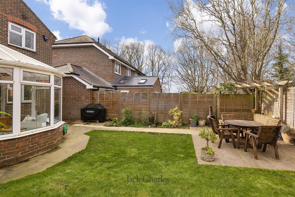 15 Amberley Close, TN9 2 UH 019.jpg