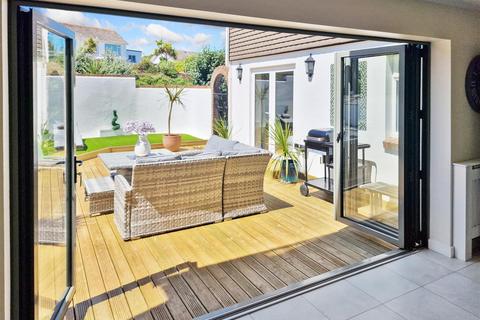 1 Beach Walk, Newquay, TR7 3NP