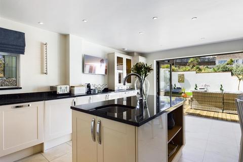 1 Beach Walk, Newquay, TR7 3NP