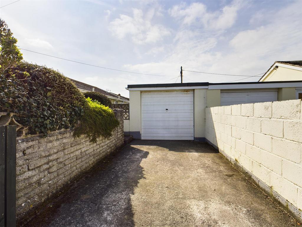 Drive &amp; Garage
