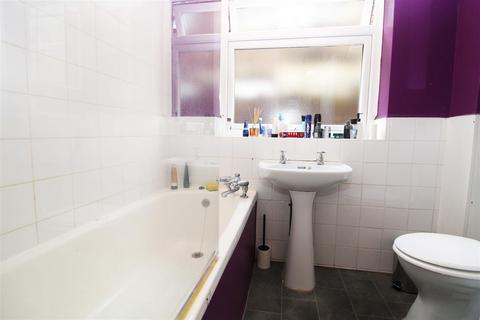 Flat 2, 17 York Road, Sutton, SM2 6EZ