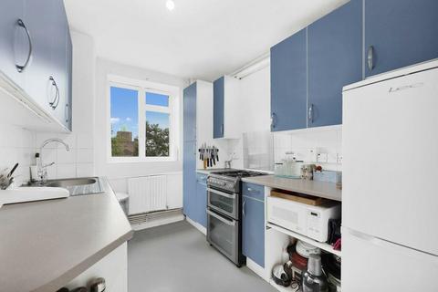 3 bedroom flat to rent, Saracen Street, London E14
