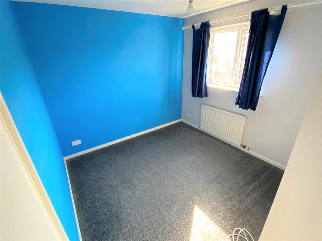 84 Calshot Close Bedroom 2