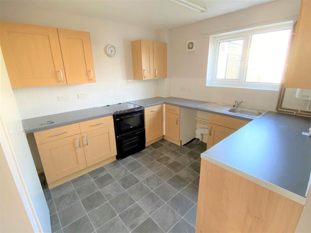 84 Calshot Close Kitchen