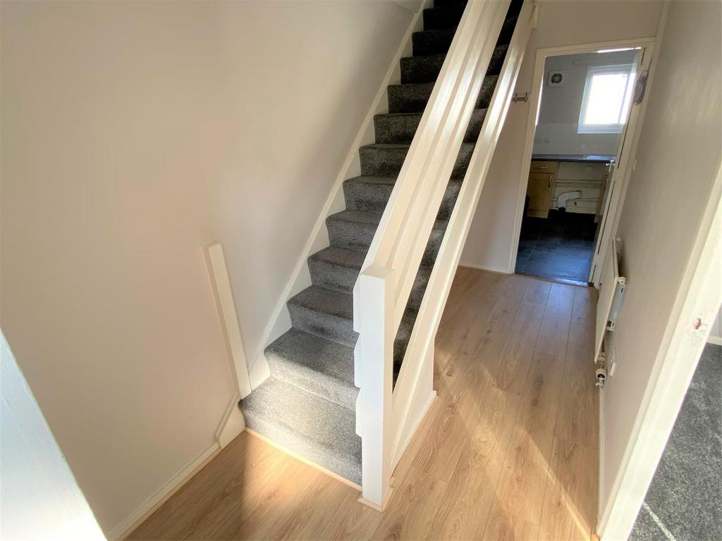 84 Calshot Close Hallway