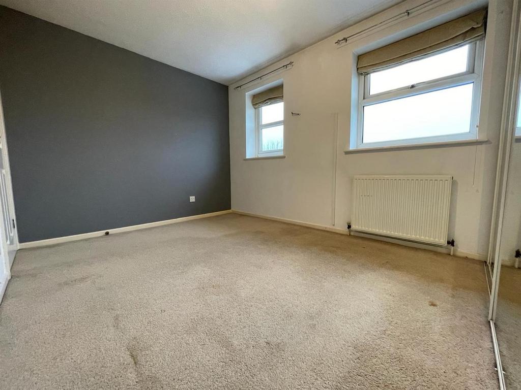 75 hailstone rear bedroom 2.jpg