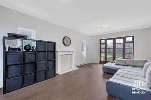 3 bedroom detached house for sale, Dacre Close, Chigwell