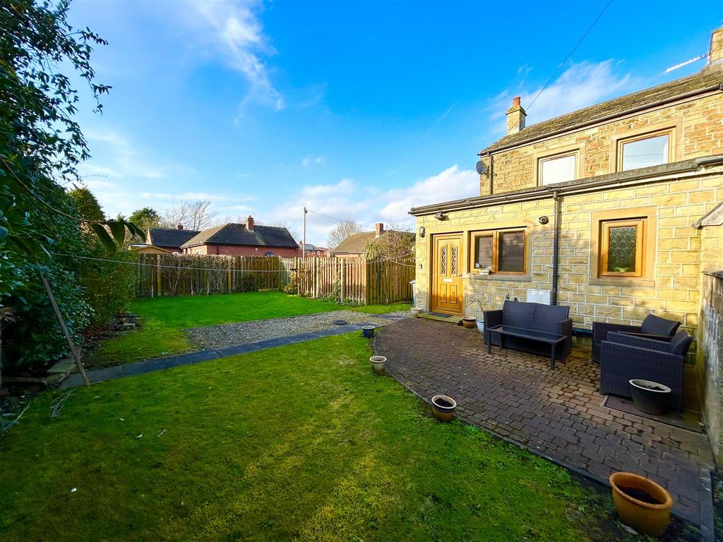 Wakefield Road, Scissett... 2 bed semidetached house for sale £170,000