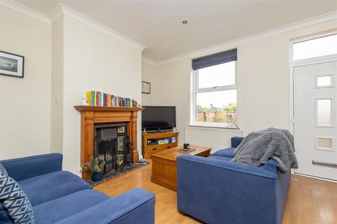 2 bedroom terraced house for sale, The Mount, Rothwell, Leeds LS26