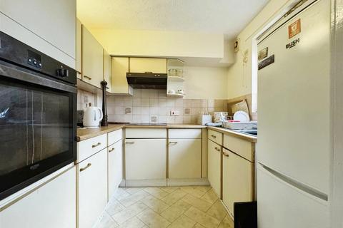 2 bedroom apartment for sale, Nicholas Road, Blundellsands, Crosby