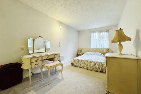 2 bedroom apartment for sale, Nicholas Road, Blundellsands, Crosby