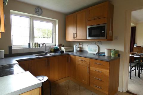 3 Gatcombe Close, Stretton, Burton-on-trent, DE13 0EP