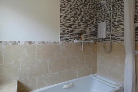3 Gatcombe Close, Stretton, Burton-on-trent, DE13 0EP