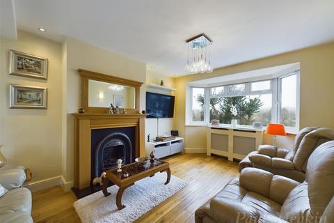 8 The Ruffetts, South Croydon, CR2 7LQ