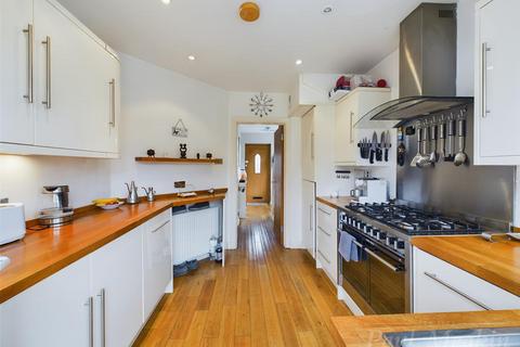 8 The Ruffetts, South Croydon, CR2 7LQ
