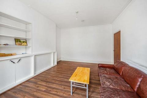 3 bedroom flat to rent - NW5