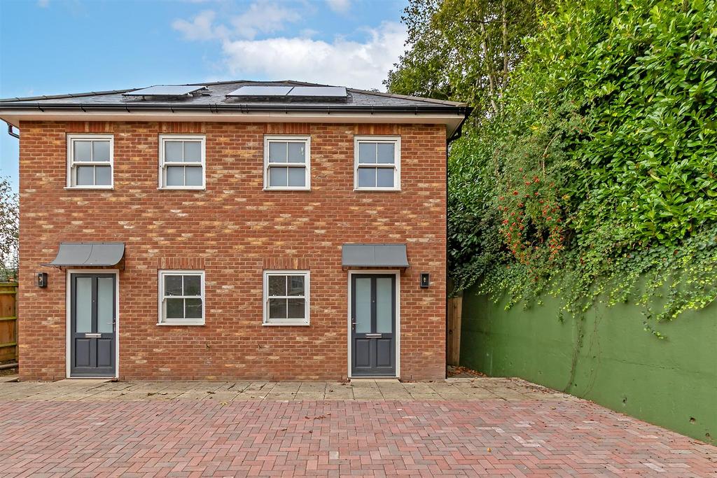 14 Abbott John Mews-4.jpg