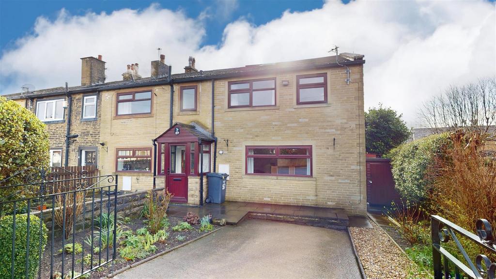 Newlands Grove, Northowram, Halifax 3 bed semidetached house for sale