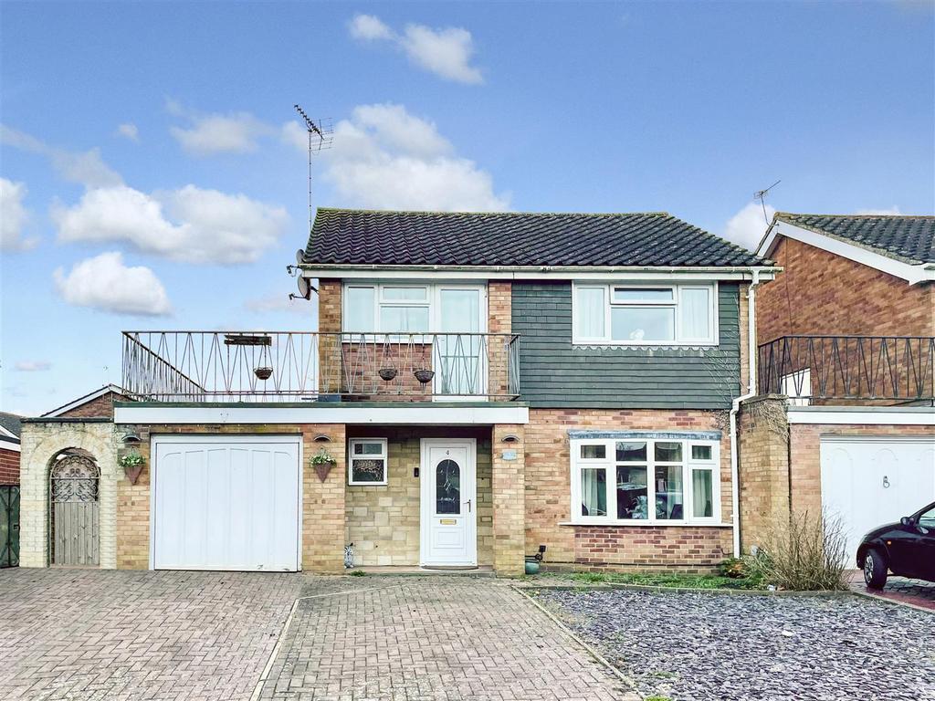 Tealsbrook, Covingham, Swindon 4 bed detached house - £405,000