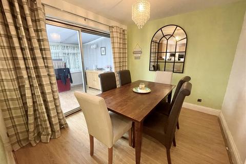 4 Tealsbrook, Swindon, SN3 5AU