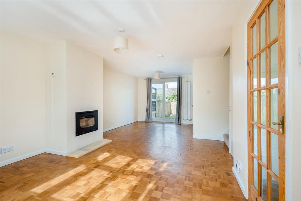7 Woodfield Drive-3.jpg