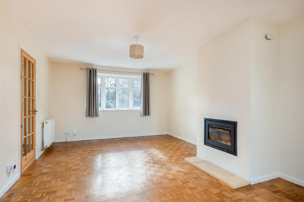 7 Woodfield Drive-4.jpg