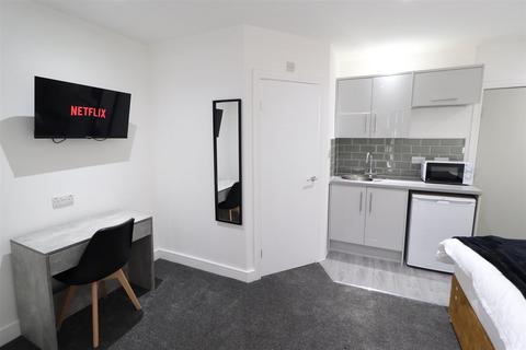 Studio to rent - Melville Road, Coventry CV1