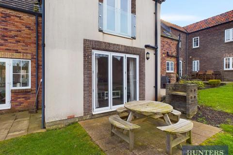 2 bedroom terraced house for sale, The Parade, Filey