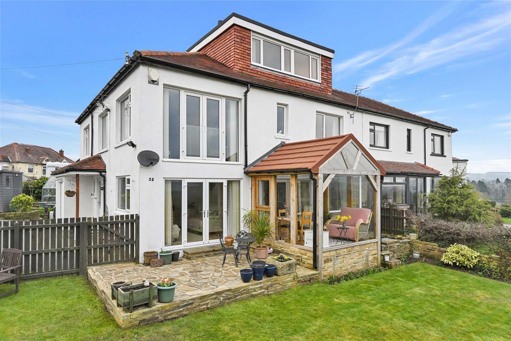 Old Hollings Hill, Guiseley, Leeds 4 bed semidetached house for sale