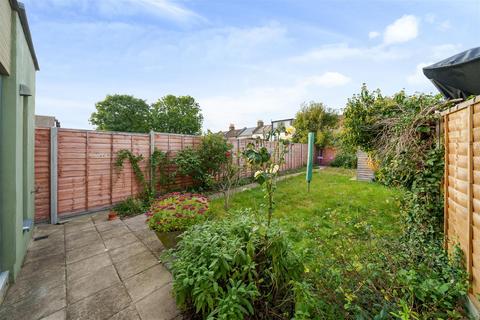 127 Braidwood Road, London, SE6 1QY