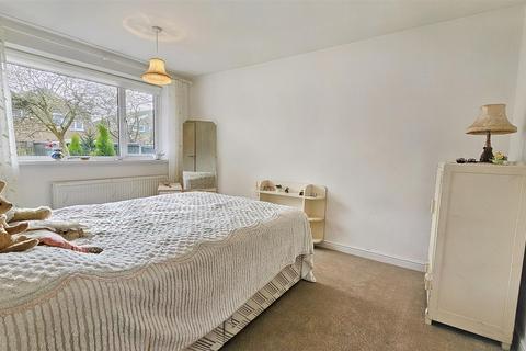 5 Barnfield Close, Great Glen, Leicester, LE8 9ET