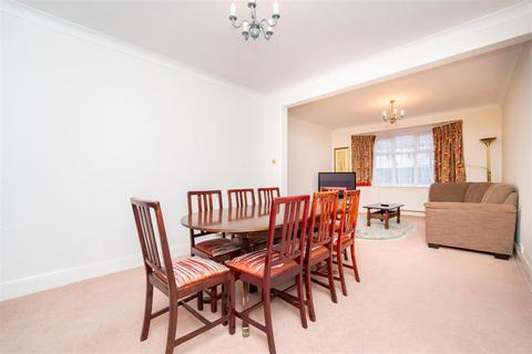 27 Cuckoo Dene, London, W7 3DS