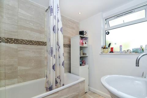 40 Green Lane, London, W7 2PB
