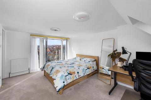 4 bedroom semi-detached house for sale, Warmdene Close, Brighton