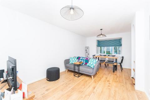 12 Cubitt Square, Southall, UB2 4UA