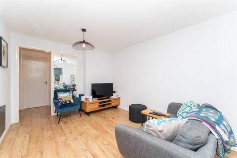 12 Cubitt Square, Southall, UB2 4UA