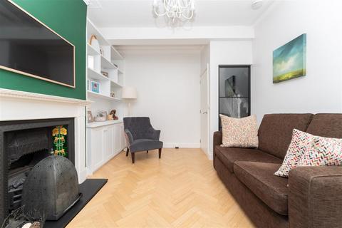 122 Elthorne Avenue, London, W7 2JW