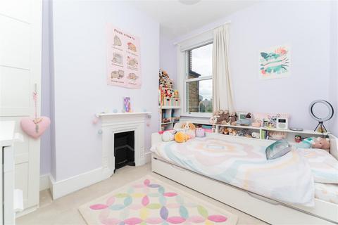 122 Elthorne Avenue, London, W7 2JW