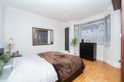 4 bedroom end of terrace house for sale - Drayton Bridge Road, London