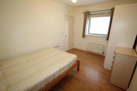 2 bedroom flat to rent, The Cubix, Violet Road, Bow E3